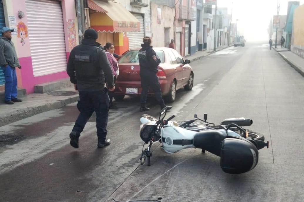 APOYA DIRECCIÓN DE SEGURIDAD PÚBLICA DE HUAMANTLA EN INCIDENTE DE TRÁNSITO EN LA CABECERA MUNICIPAL