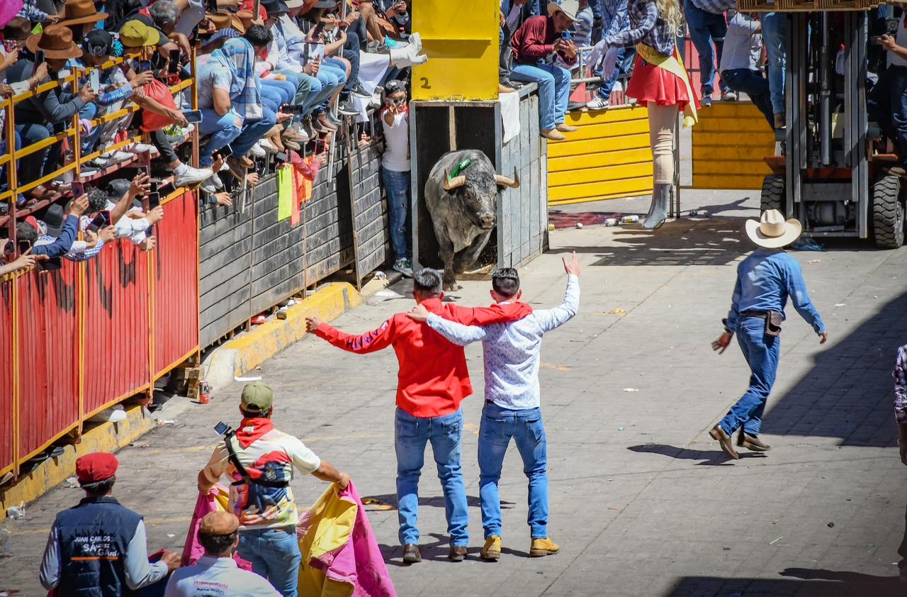 EMOCIÓN PURA EN LA TRADICIONAL “HUAMANTLADA” QUE CELEBRA SU EDICIÓN NÚMERO 70