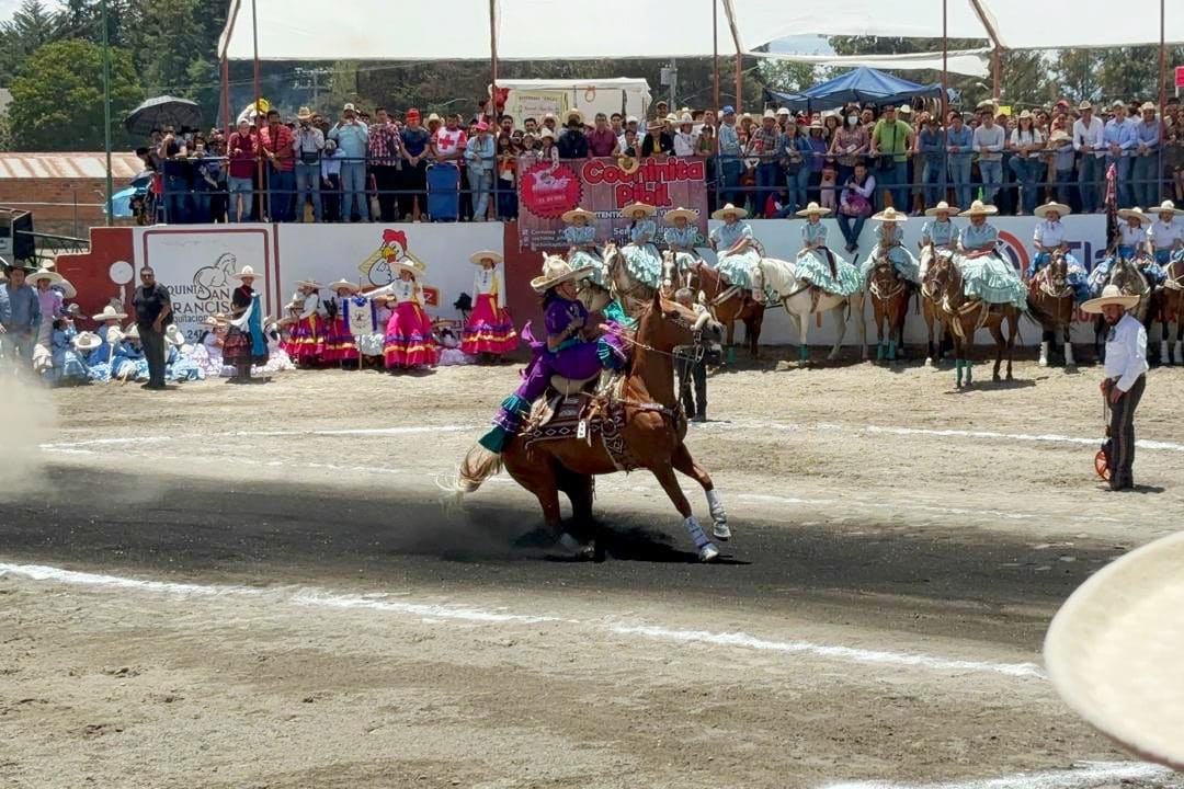 EMOCIÓN Y TRADICIÓN EN LA FERIA DE ESCARAMUZAS EN EL LIENZO CHARRO DE HUAMANTLA