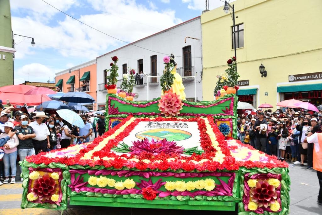 TRADICIÓN Y EMOCIÓN SE VIVIRÁ EN EL DESFILE DE LA DALIA DE LA FERIA HUAMANTLA 2024