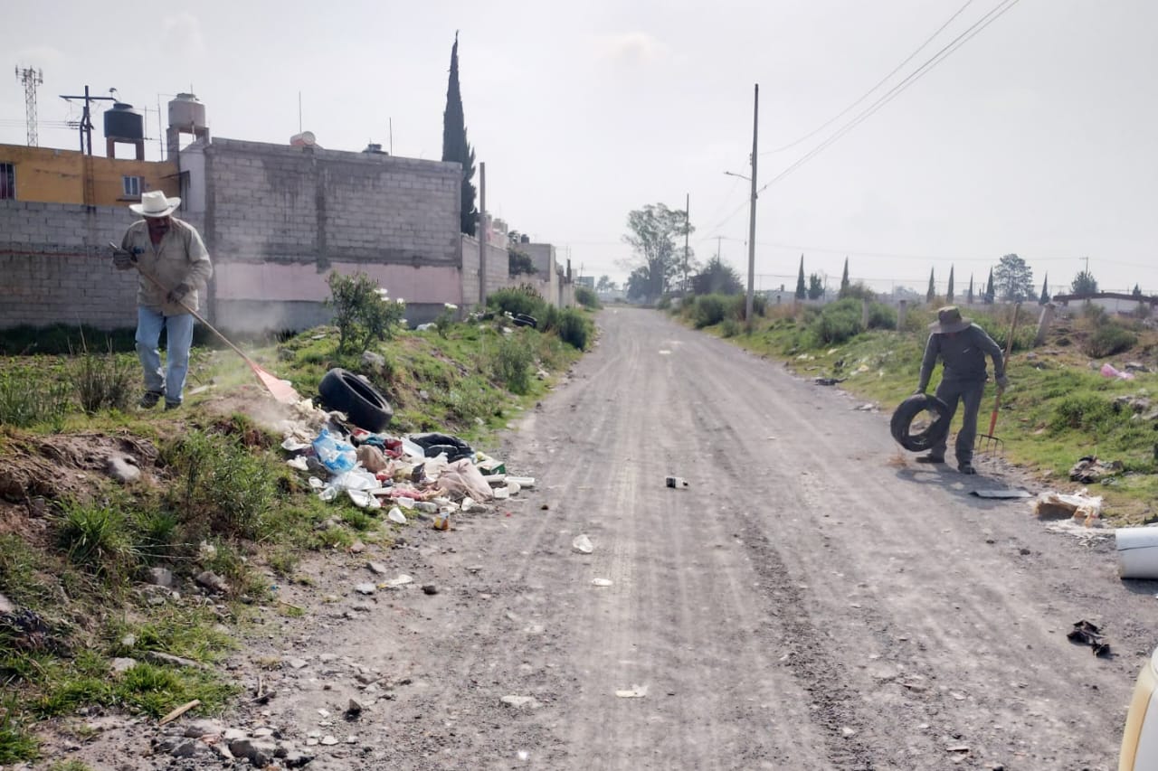 GOBIERNO MUNICIPAL RETIRA RESIDUOS S�LIDOS ESPARCIDOS DE FORMA IRREGULAR EN LA COLONIA EMILIANO ZAPATA